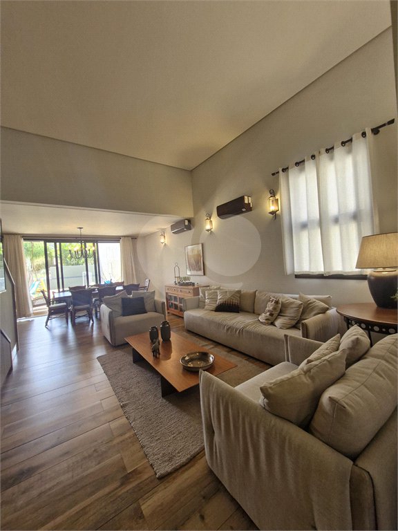 Casa à venda com 5 quartos, sendo 3 suítes, no condomínio Residencial Terras de Vinhedo, Vinhedo - SP
