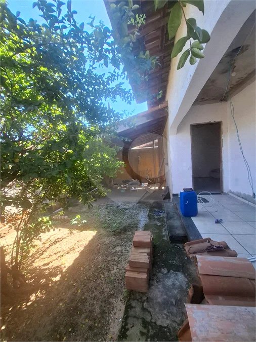 CASA LINEAR PRECISANDO DE REFORMA, 2 QUARTOS COM SUÍTE À VENDA, 121M² DE AREA CONSTRUIDA- CAMPO GRANDE