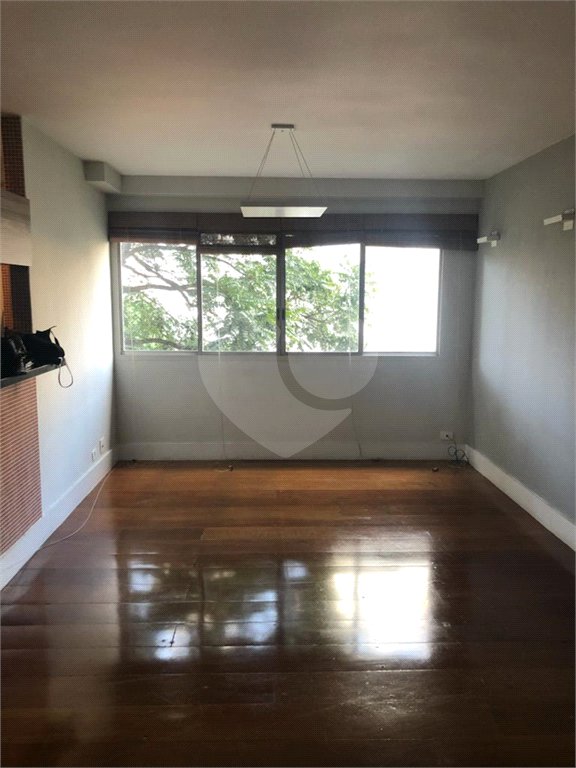 Sala à venda em Vila Suzana, São Paulo, SP