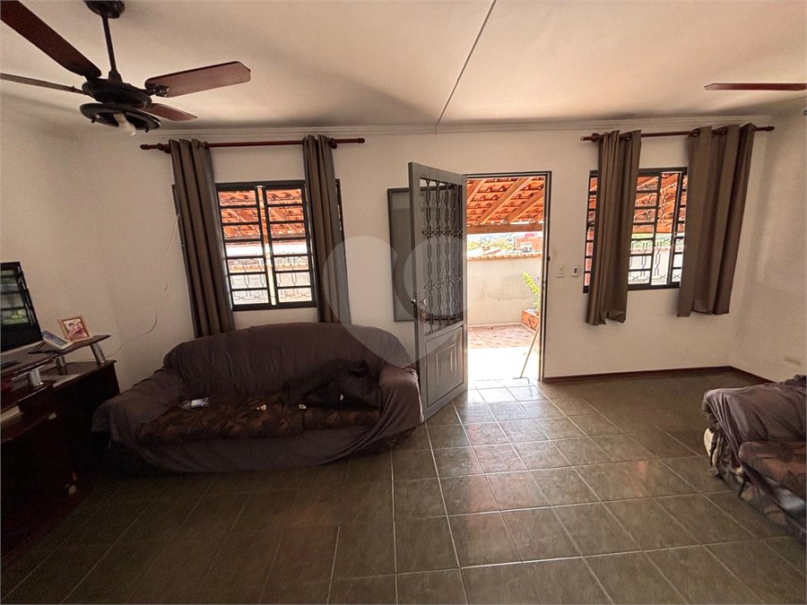 Casa à venda com 4 quartos, sendo 1 suíte, em Jardim São Judas Tadeu, Salto, SP
