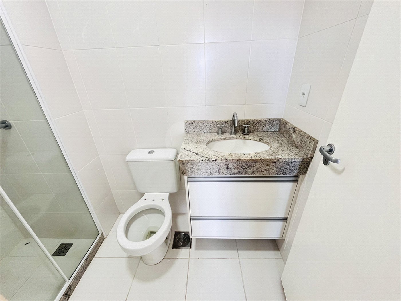 Apartamento à venda com 2 quartos, sendo 1 suíte, em Campo Grande, Rio de Janeiro, RJ