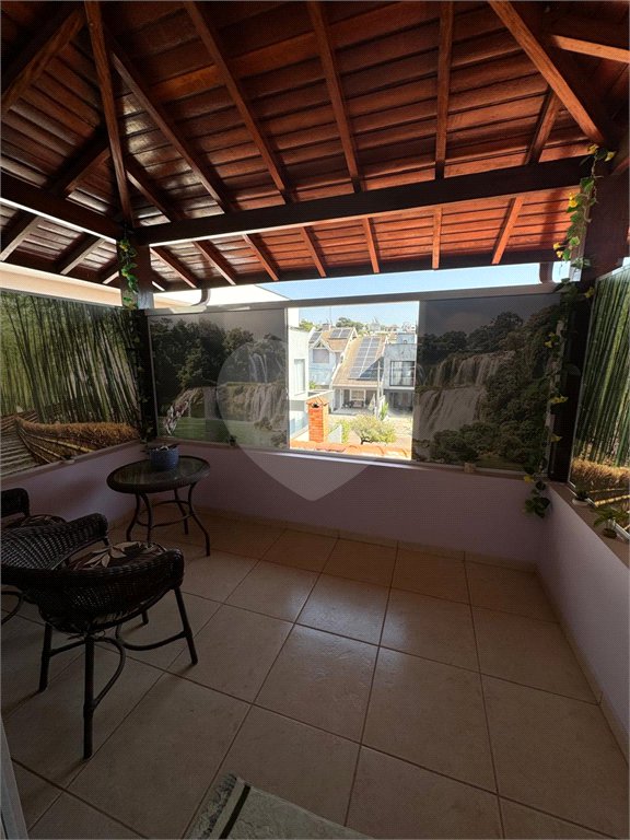 Casa à venda com 3 quartos, sendo 1 suíte, no condomínio Residencial Grape Village, Vinhedo - SP