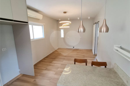 Casa Térrea à venda com 3 suítes em Interlagos, São Paulo, SP