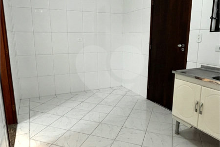 Casa para alugar com 2 quartos, sendo 1 suíte, no condomínio Terra Nostra III, São Paulo - SP