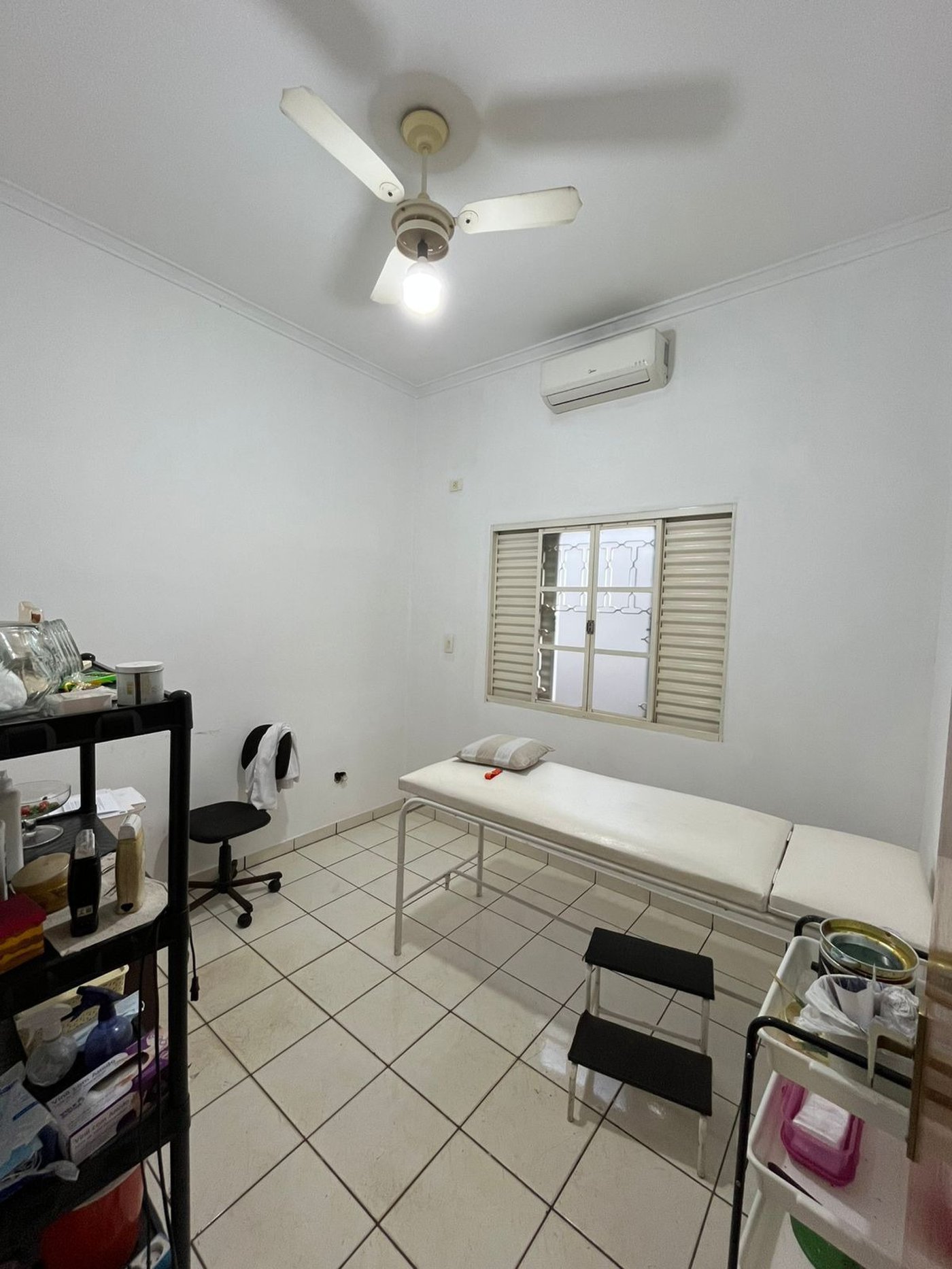 Casa à venda com 3 quartos, sendo 1 suíte,  em Jardim Primaveril, Três Lagoas, MS