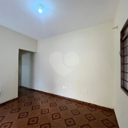 Casa à venda com 1 suíte em Vila Carolina, Itapetininga, SP