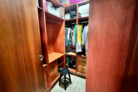 Casa à venda com 4 suítes em Vila Mazarino, Itapetininga, SP