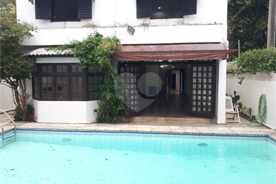Sobrado à venda com 5 quartos, sendo 3 suítes, em Tremembé, São Paulo, SP
