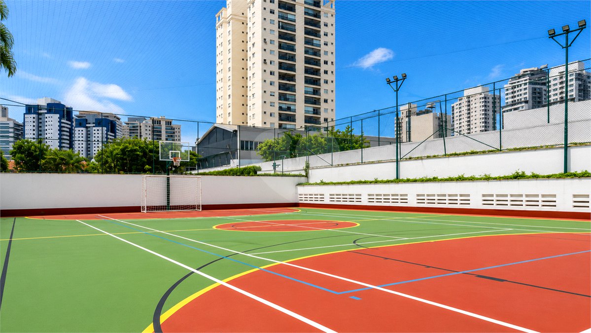 Apartamento à venda com 3 quartos, sendo 1 suíte, em Santo Amaro, São Paulo, SP