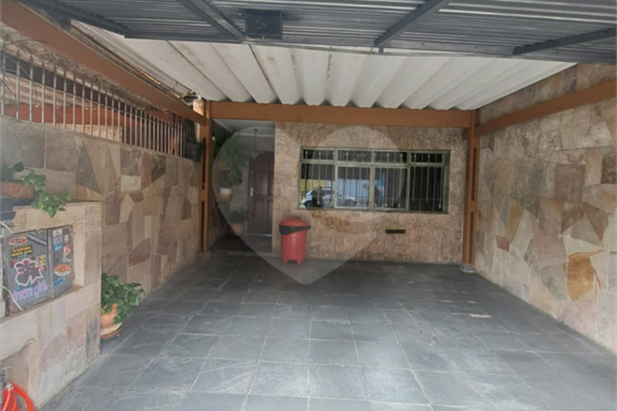 Sobrado à venda com 3 quartos em Vila Sabrina, São Paulo, SP