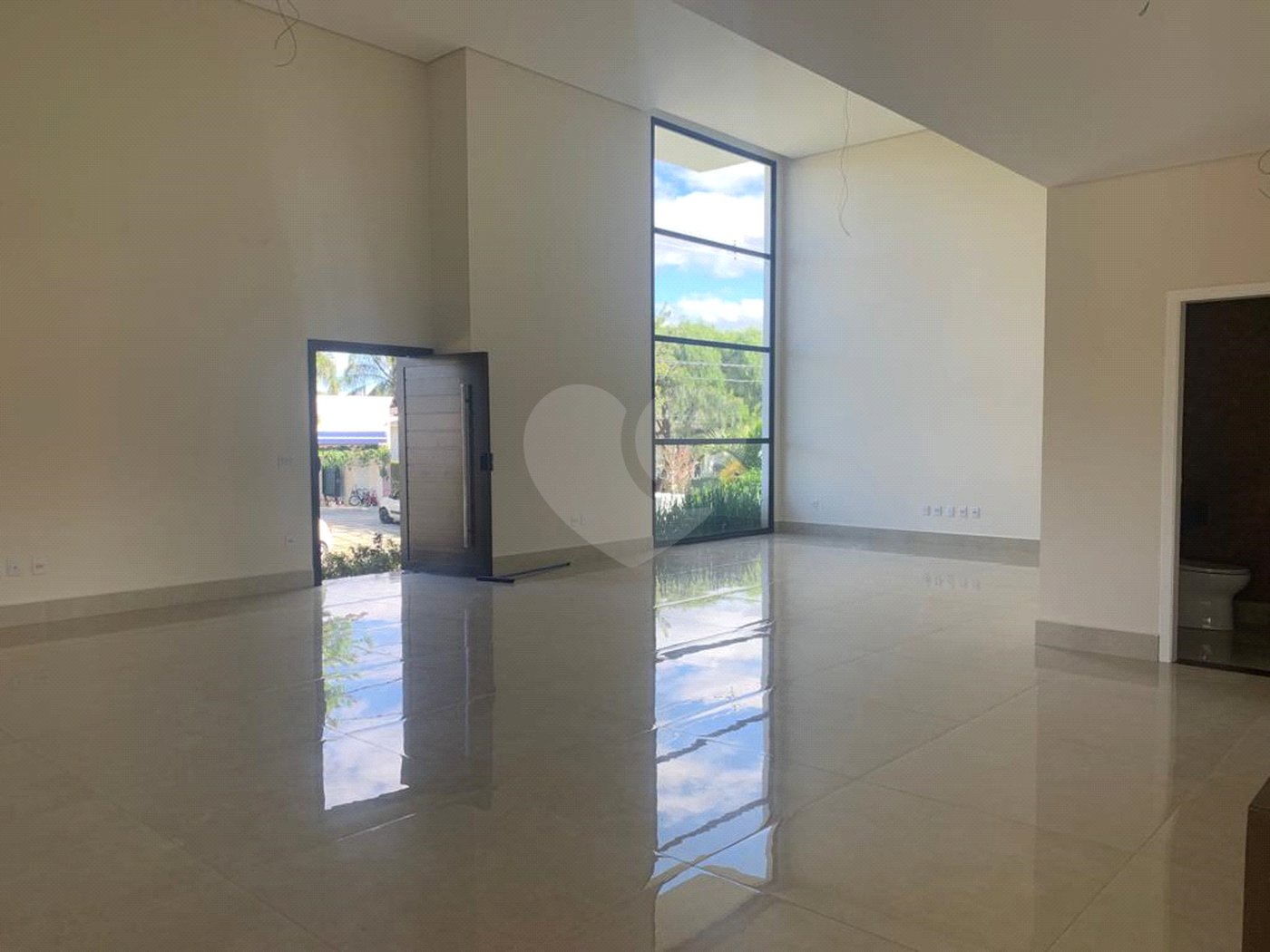 Casa à venda com 4 suítes no condomínio Lago Azul Residencial e Golfe, Araçoiaba da Serra - SP