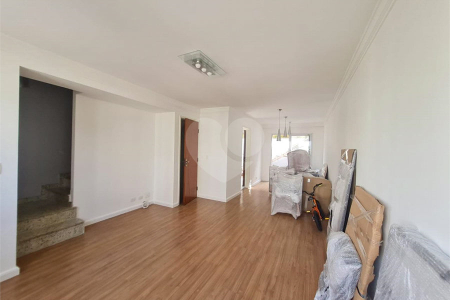 Casa à venda com 3 quartos, sendo 1 suíte, no condomínio Jardim Itatinga II, São Paulo - SP