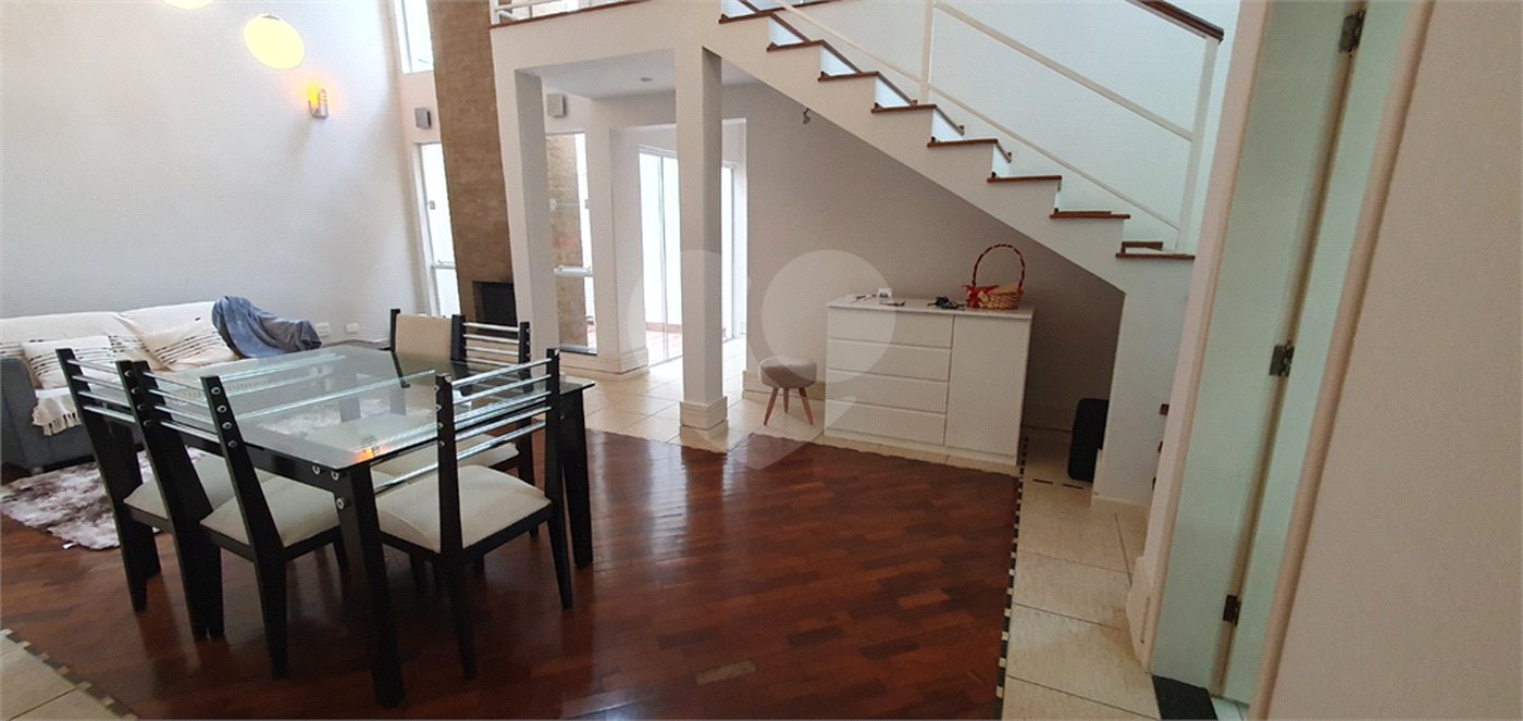 Casa à venda com 4 quartos, sendo 3 suítes, no condomínio Vila Inglesa, Sorocaba - SP