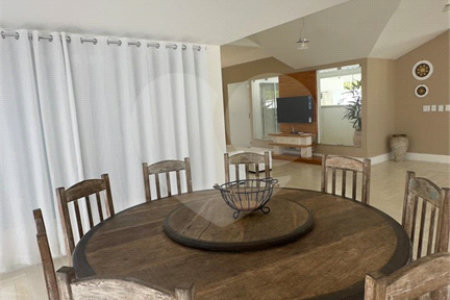 Casa à venda com 3 quartos, sendo 2 suítes, em Marina, Armação dos Búzios, RJ