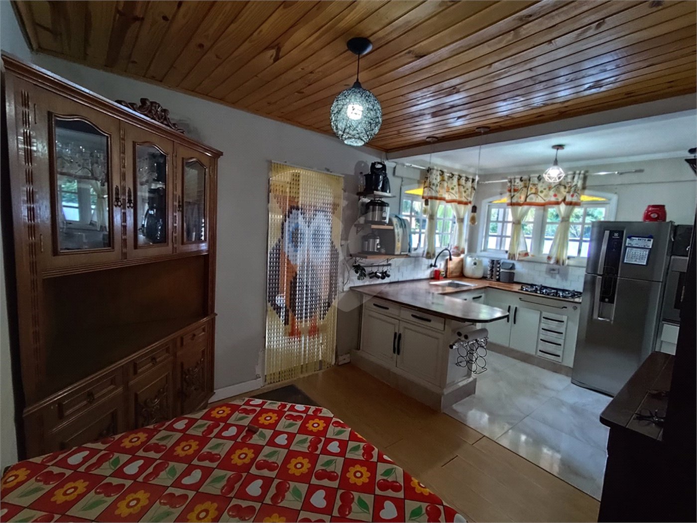 Casa à venda com 3 quartos, sendo 1 suíte, no condomínio Caconde, São Bernardo do Campo - SP