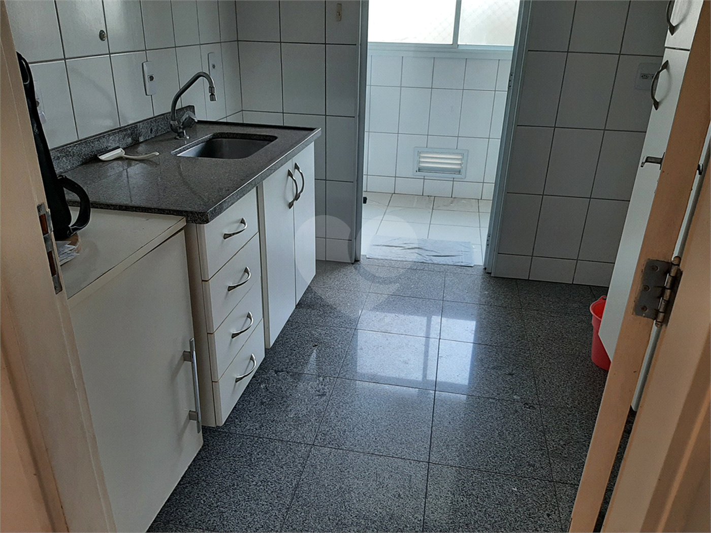 Apartamento à venda ou para alugar com 3 quartos, sendo 1 suíte,  em Vila Suzana, São Paulo, SP