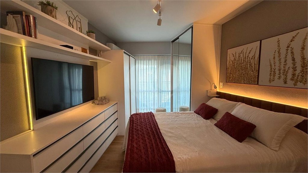 Apartamento à venda com 3 quartos, sendo 1 suíte, em Pitangueiras, Guarujá, SP