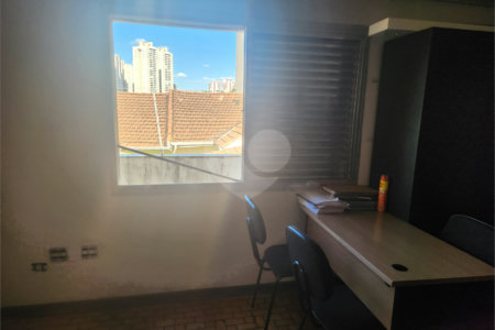 Sobrado à venda com 4 quartos, sendo 1 suíte, em Água Branca, São Paulo, SP