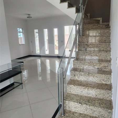 Casa à venda com 3 quartos, sendo 1 suíte, no condomínio Terras de São Francisco, Vinhedo - SP