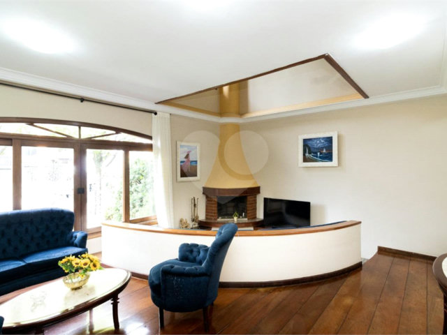Casa à venda com 3 suítes em Vila Pereira Barreto, São Paulo, SP
