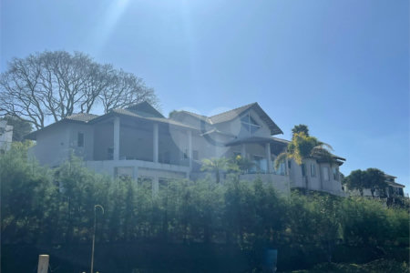 Casa à venda com 4 suítes no condomínio Jardim das Palmeiras, Bragança Paulista - SP