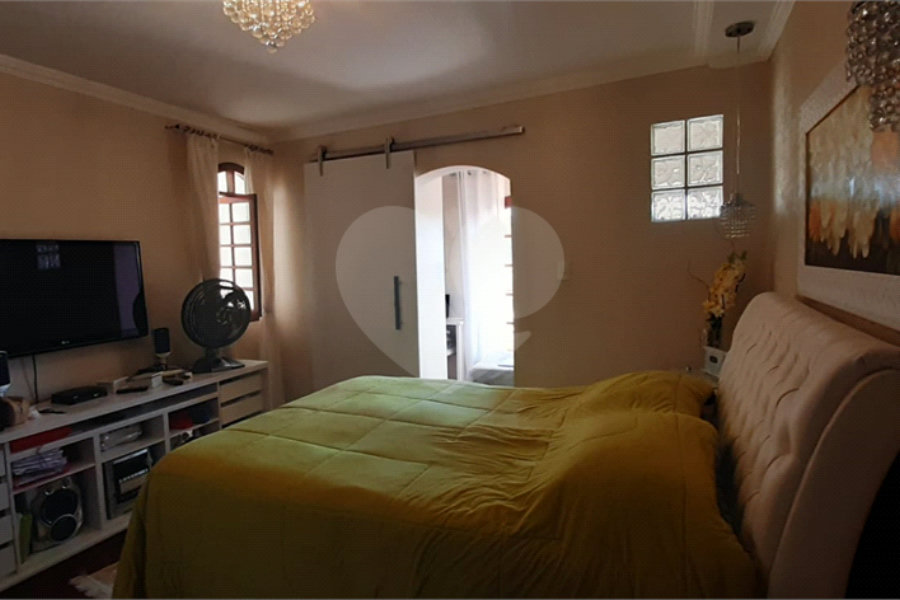 Sobrado à venda com 2 quartos em Horto, São Paulo, SP