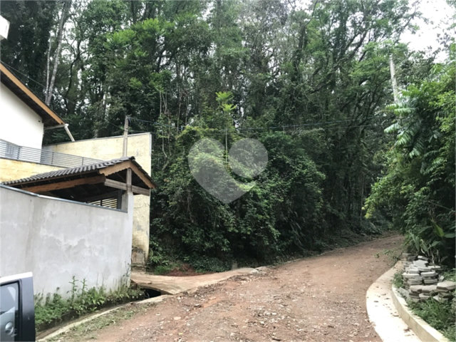 Terreno à venda no condomínio Jardim da Montanha I, Mairiporã - SP