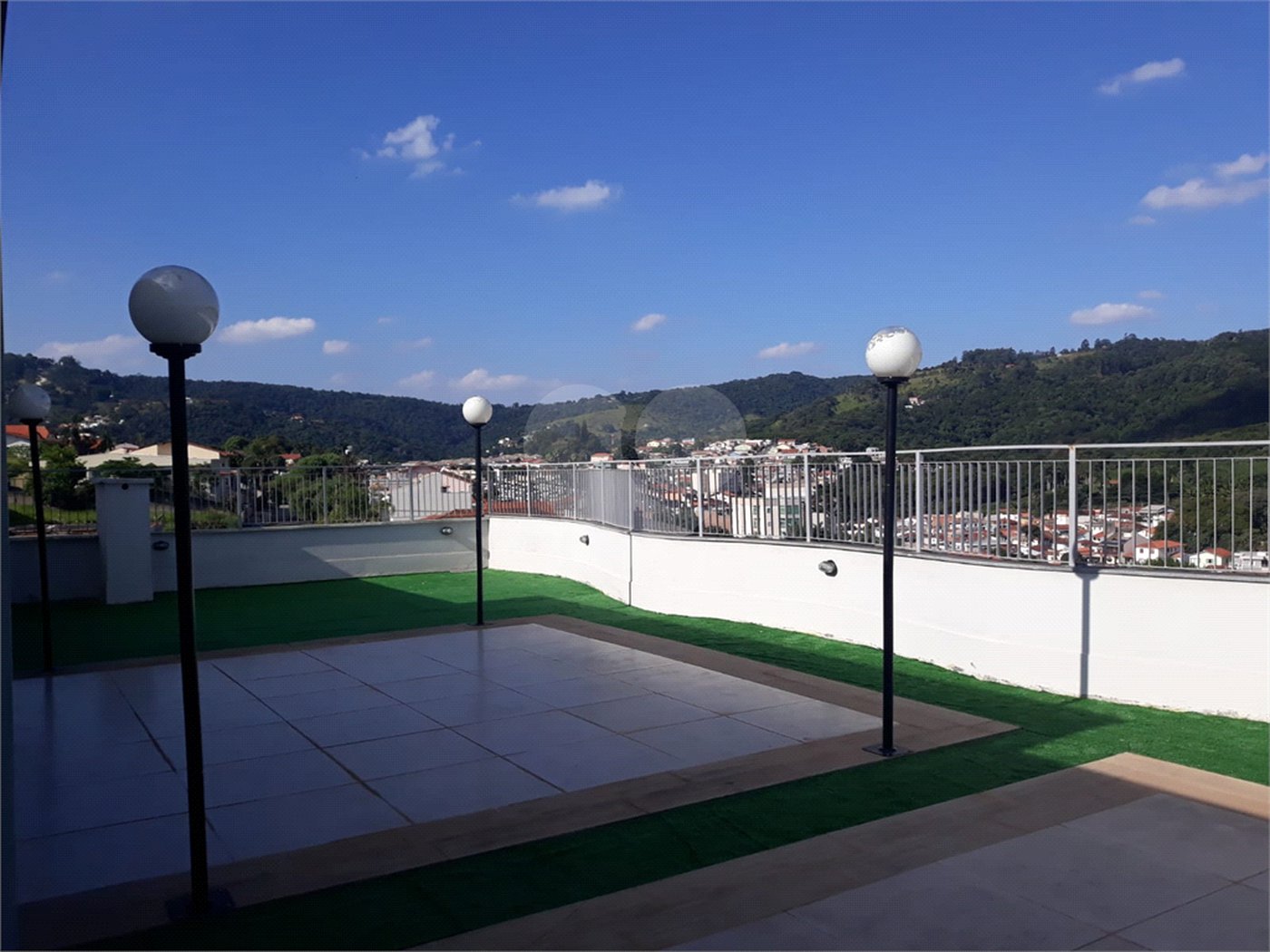 Apartamento à venda ou para alugar com 2 quartos, sendo 1 suíte,  em Jardim Flórida, São Roque, SP