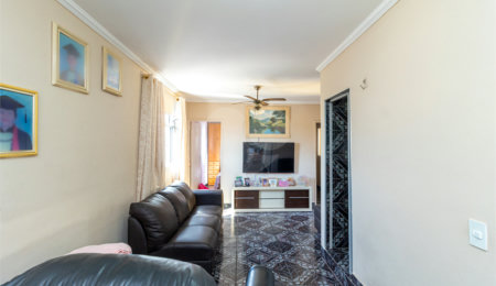 Casa à venda com 3 quartos, sendo 1 suíte,  em Jardim Paris, São Paulo, SP