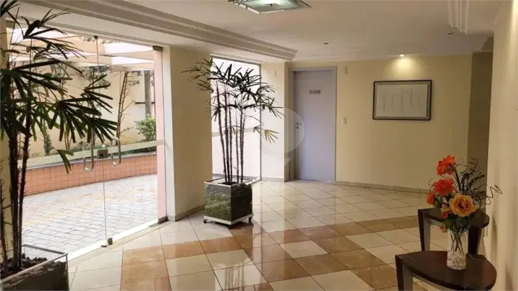 Apartamento à venda com 3 quartos, sendo 1 suíte,  em Parque Imperial, São Paulo, SP