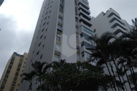 Apartamento à venda ou para alugar com 3 quartos, sendo 1 suíte,  em Indianópolis, São Paulo, SP