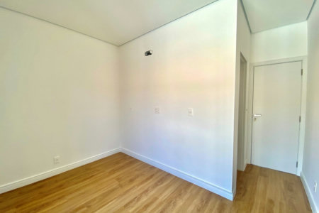Casa à venda com 3 quartos, sendo 3 suítes, no condomínio Vila Giardino, Jundiaí - SP