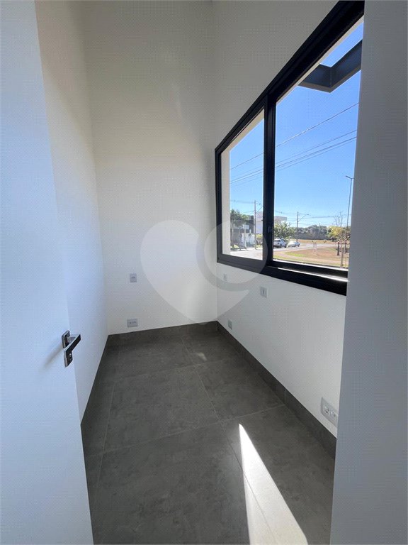 Casa à venda com 3 suítes em Residencial Village Damha III, Araraquara, SP