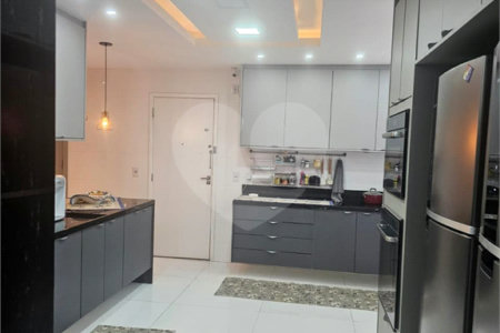 Apartamento à venda com 3 quartos, sendo 1 suíte, em Copacabana, Rio de Janeiro, RJ