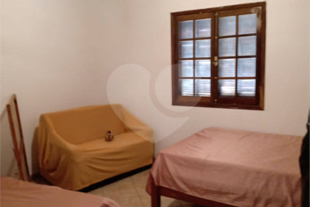 Chácara à venda com 3 quartos, sendo 1 suíte, no Centro, Porangaba, SP