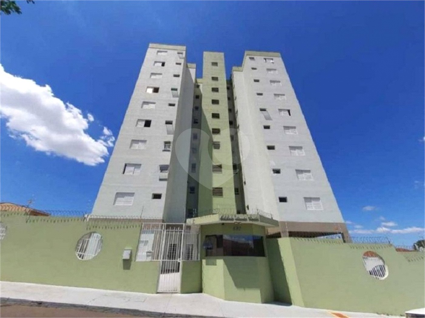 Apartamento no Condomínio Monte Verde.