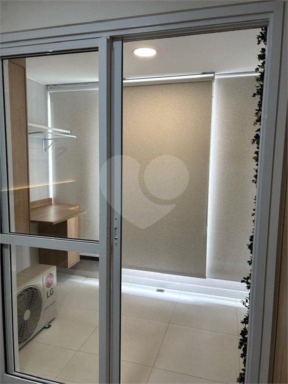 Apartamento com 33m2 - cozinha - 1 quarto - home office - varanda - em Higienópolis.