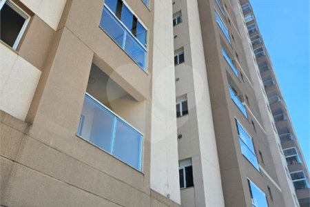Apartamento à venda com 3 quartos, sendo 1 suíte, no Centro, Poá, SP