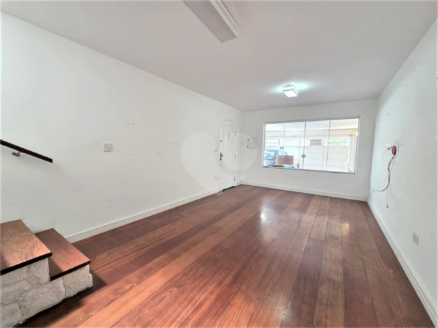 Sobrado à venda ou para alugar com 3 quartos, sendo 2 suítes,  em Vila Lucia, São Paulo, SP