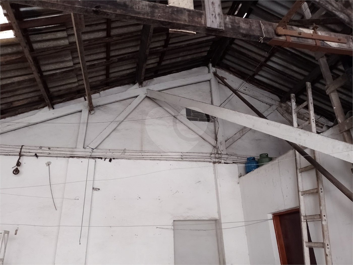Sobrado à venda com 8 quartos, sendo 3 suítes, em Tucuruvi, São Paulo, SP