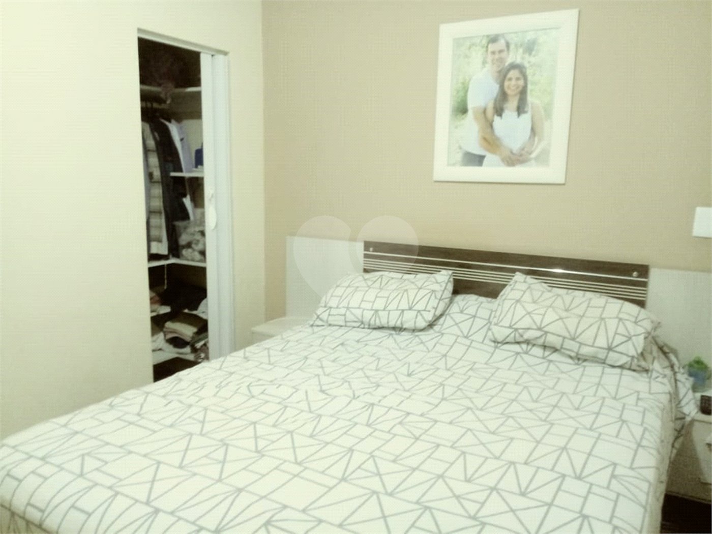 Casa à venda com 2 quartos, sendo 1 suíte, no condomínio Jardim Débora, Poá - SP