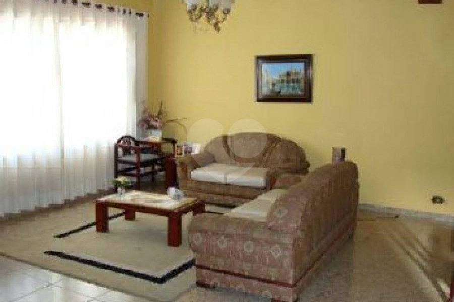 Sobrado à venda com 2 quartos, sendo 1 suíte, em Jardim Las Vegas, Guarulhos, SP