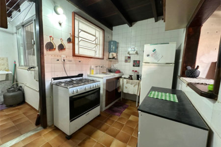 Casa em condomínio à venda com 2 quartos, sendo 1 suíte, em Ogiva, Cabo Frio, RJ
