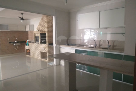 Casa à venda com 4 quartos, sendo 3 suítes, no condomínio Ibiti Royal Park, Sorocaba - SP