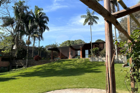 Casa à venda com 8 quartos, sendo 4 suítes, em Eldorado, Diadema, SP