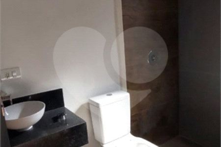 Casa à venda com 4 suítes no condomínio Figueira Garden, Atibaia - SP