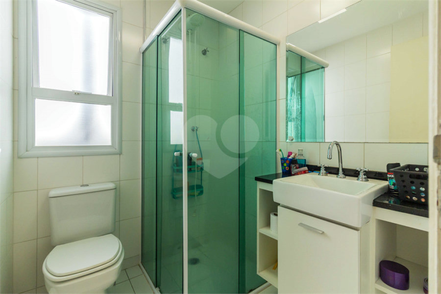 Casa à venda com 4 quartos, sendo 2 suítes, no condomínio Domus, São Paulo - SP