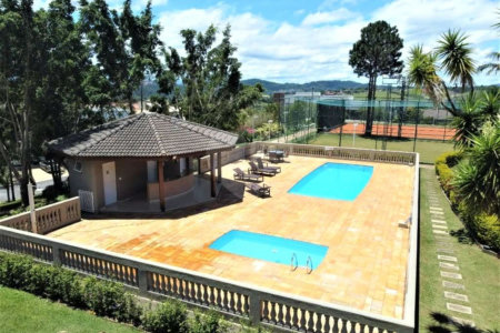 Casa à venda com 4 suítes no condomínio Osato, Atibaia - SP