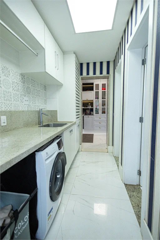 Apartamento à venda com 5 quartos, sendo 4 suítes, em Parque Reboucas, São Paulo, SP
