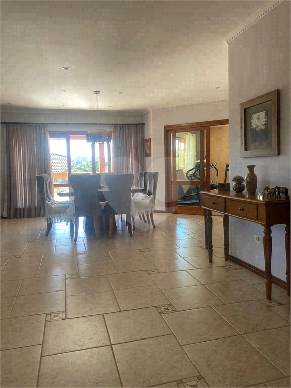 Casa à venda com 5 quartos, sendo 4 suítes, no condomínio Lago do Imperador, Mairiporã - SP